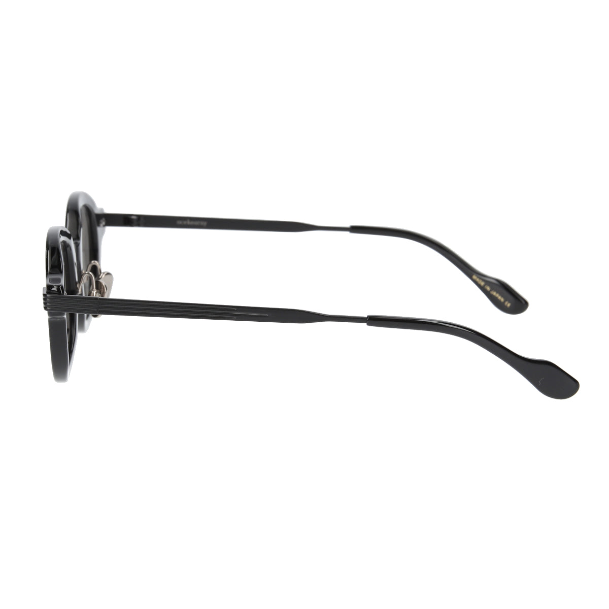 saint  black × black  gray lens