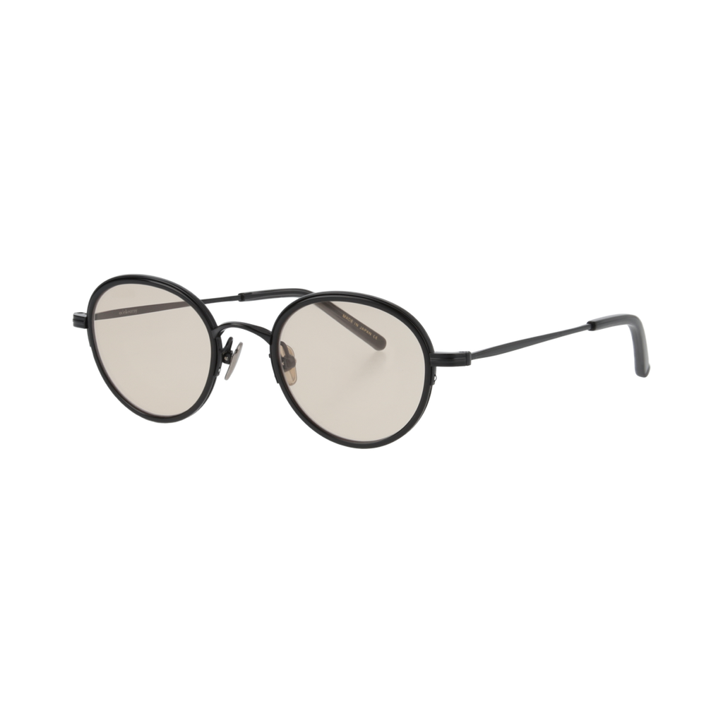 thomas　black　brown lens