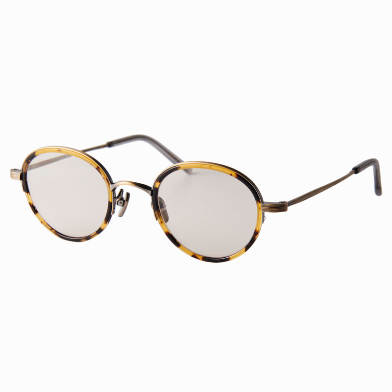 thomas　barahu　brown lens